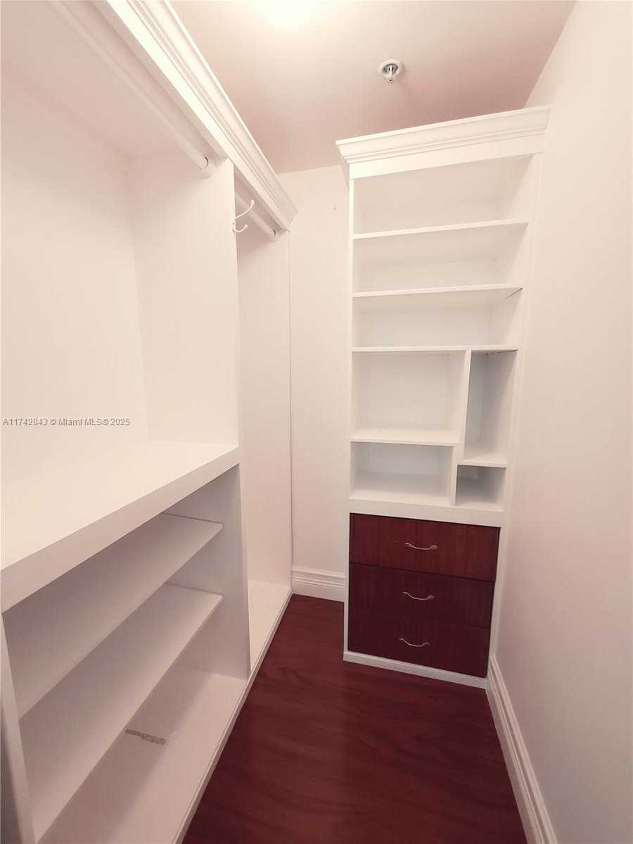 Small Image of 170 SOUTH EAST 14TH ST #2705, Miami Number 25