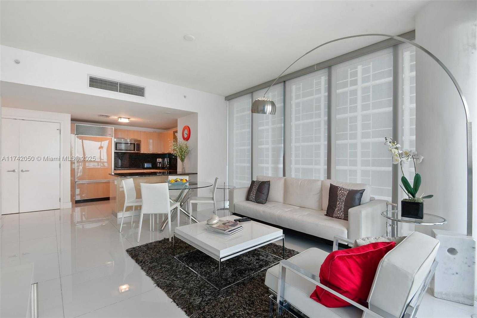 Small Image of 6899 COLLINS AVE #909, Miami Beach Number 2