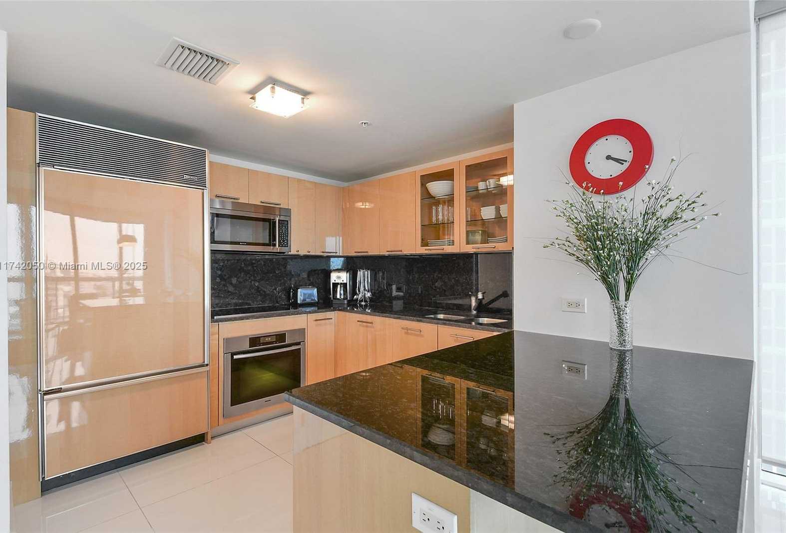Small Image of 6899 COLLINS AVE #909, Miami Beach Number 4