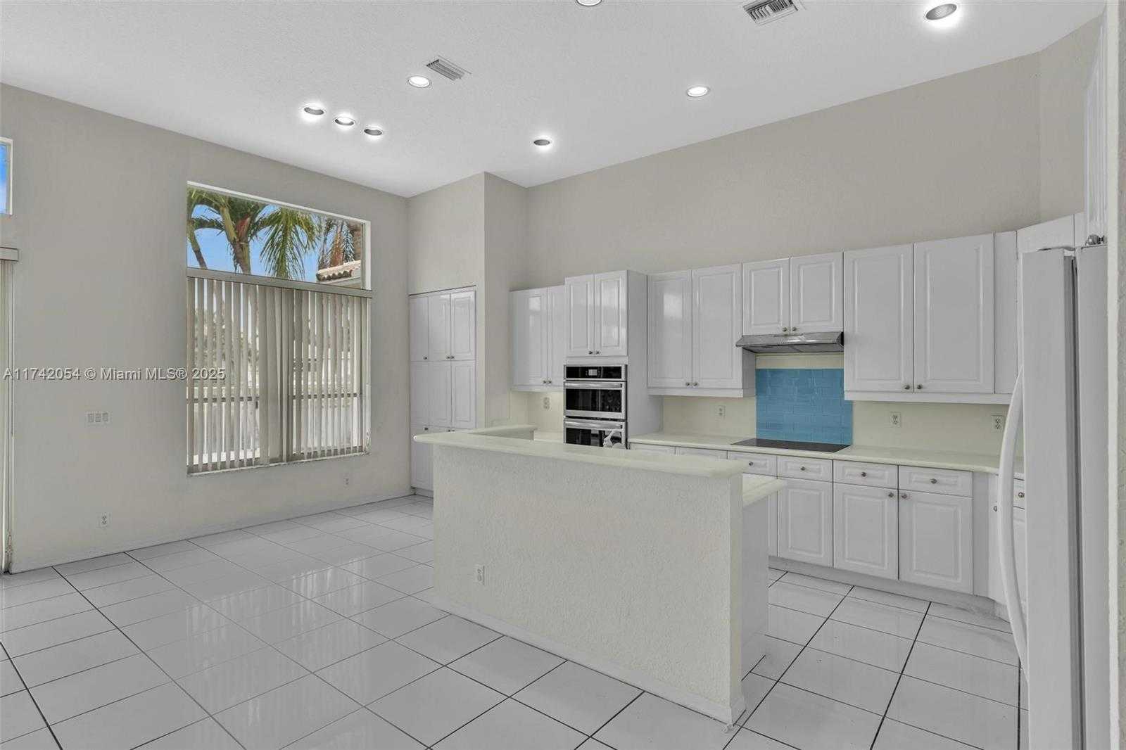 Small Image of 18579 HARBOR LIGHT WAY, Boca Raton Number 3
