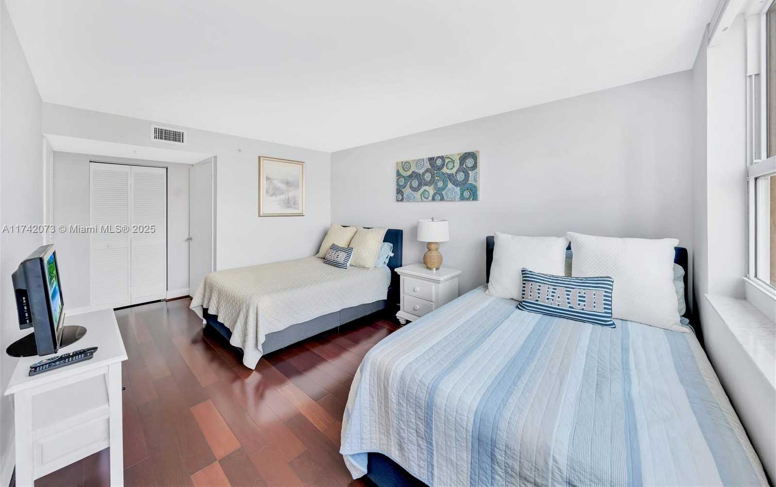 Small Image of 90 ALTON RD #301, Miami Beach Number 11
