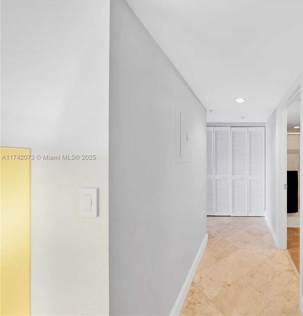 Small Image of 90 ALTON RD #301, Miami Beach Number 13
