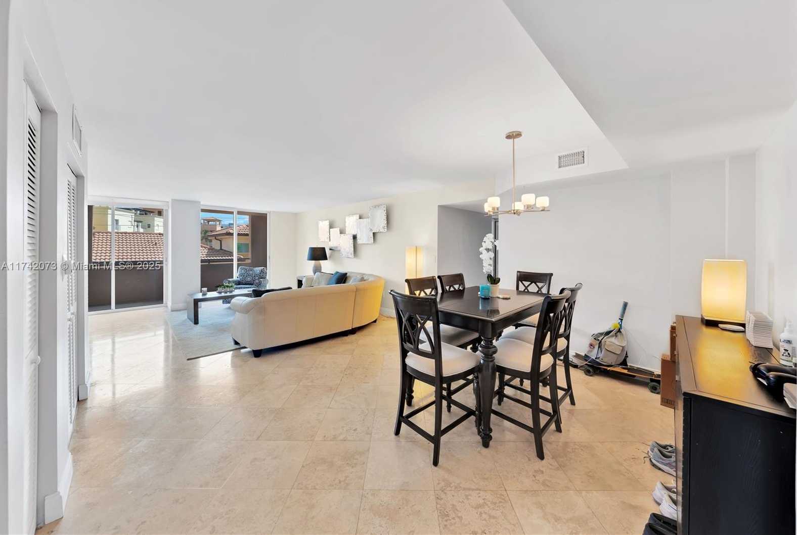 Small Image of 90 ALTON RD #301, Miami Beach Number 4