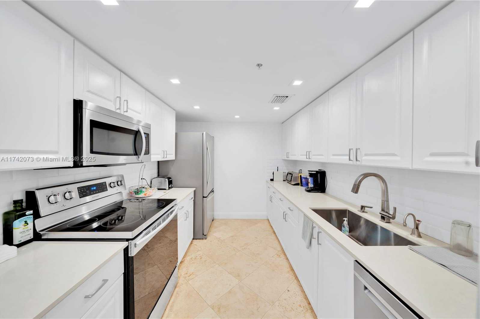 Small Image of 90 ALTON RD #301, Miami Beach Number 6