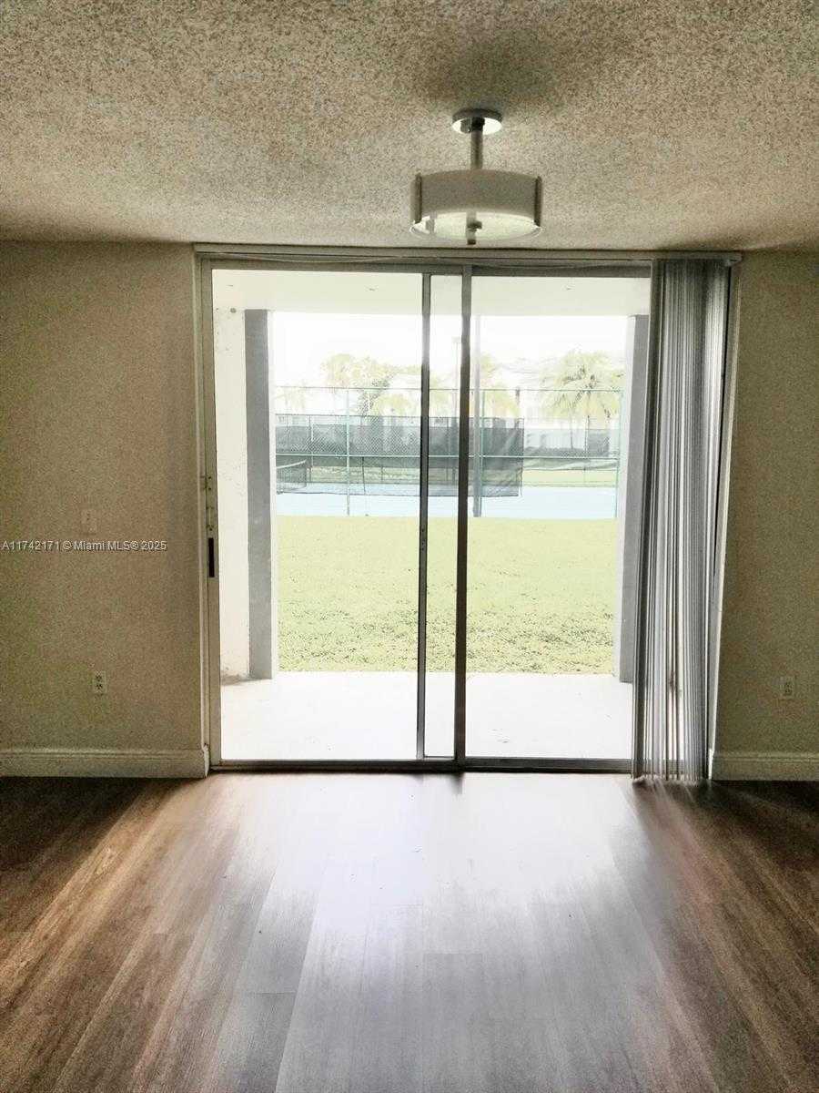 Small Image of 4580 NORTH WEST 107 AV #102, Doral Number 12