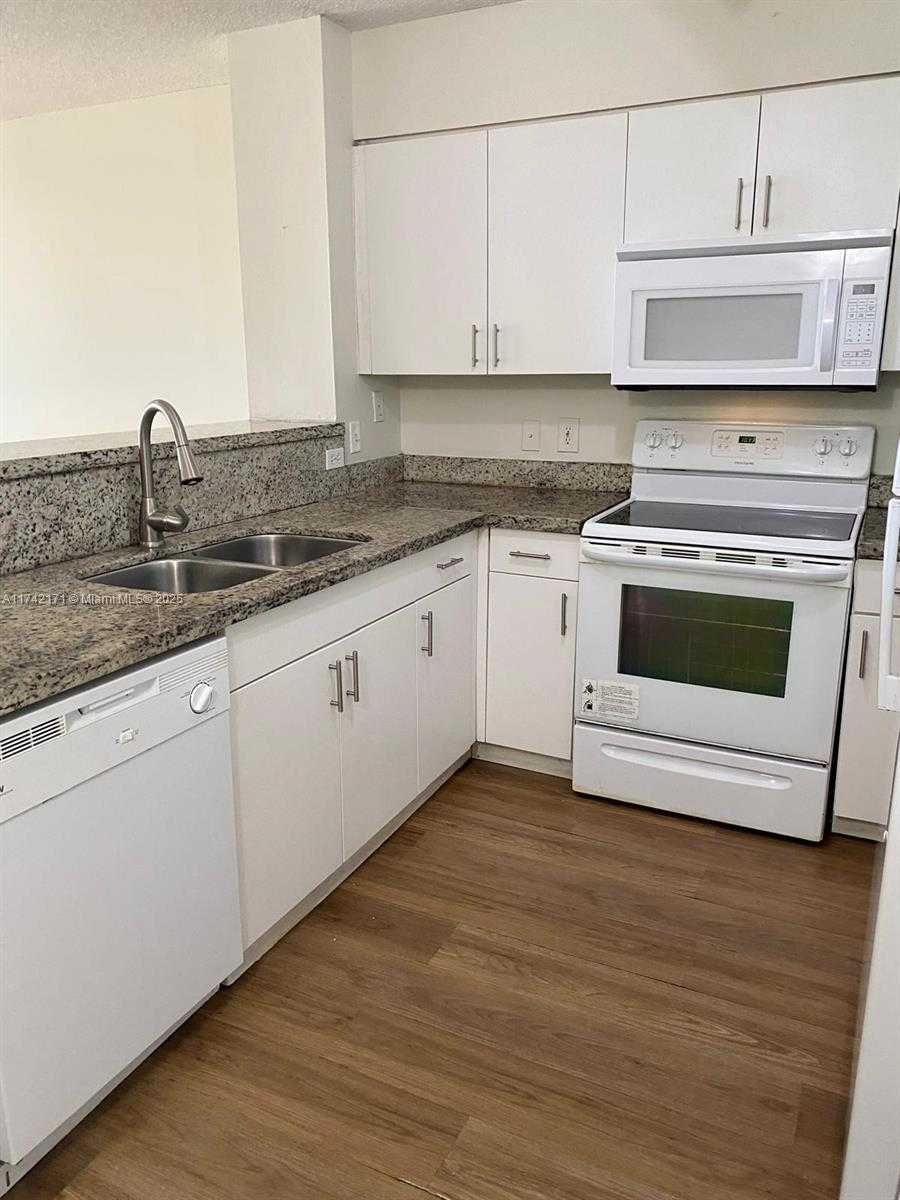 Small Image of 4580 NORTH WEST 107 AV #102, Doral Number 4