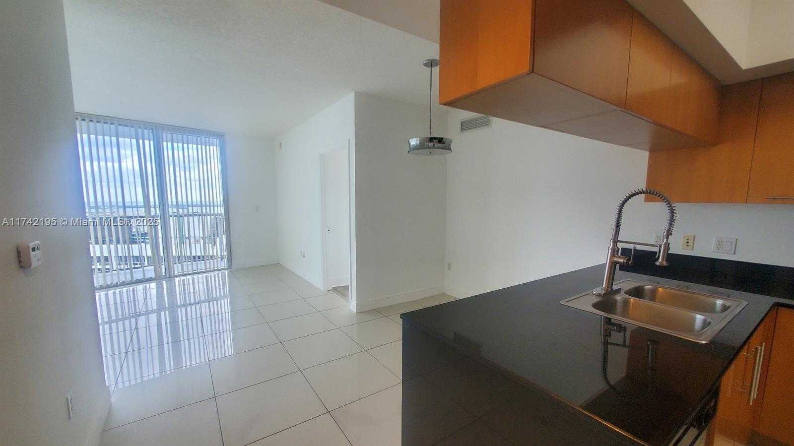 Small Image of 1750 NORTH BAYSHORE DR #4402, Miami Number 4