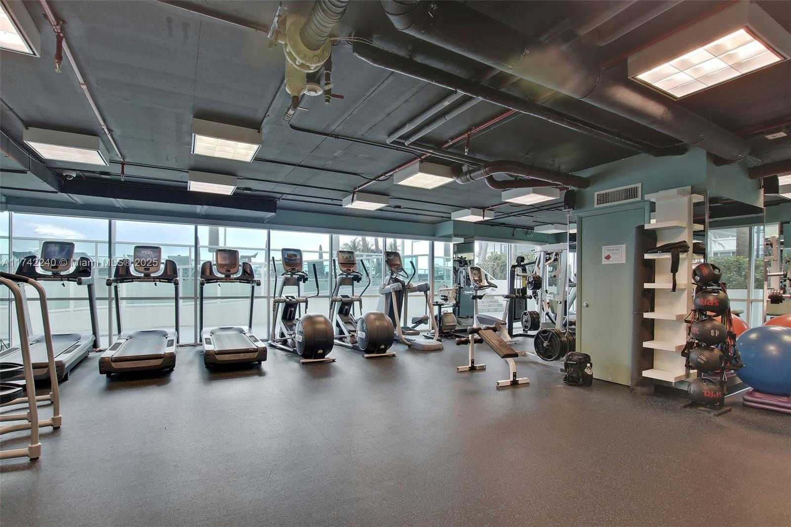 Small Image of 650 WEST AVE #2511, Miami Beach Number 19