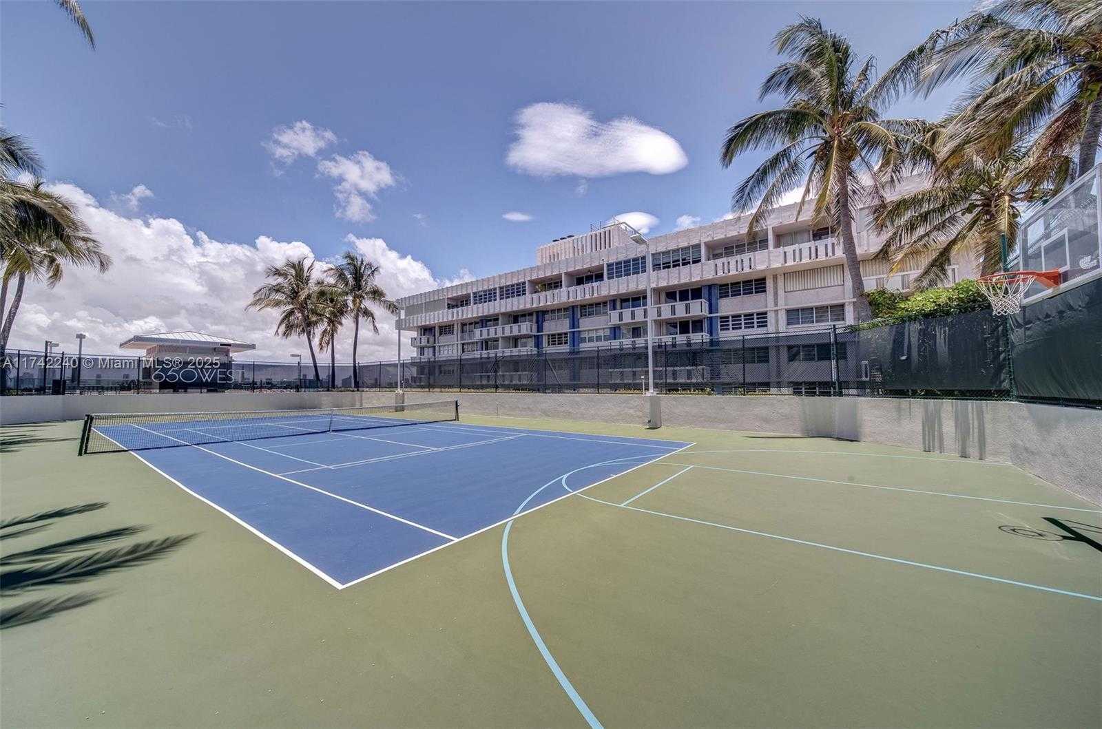 Small Image of 650 WEST AVE #2511, Miami Beach Number 22