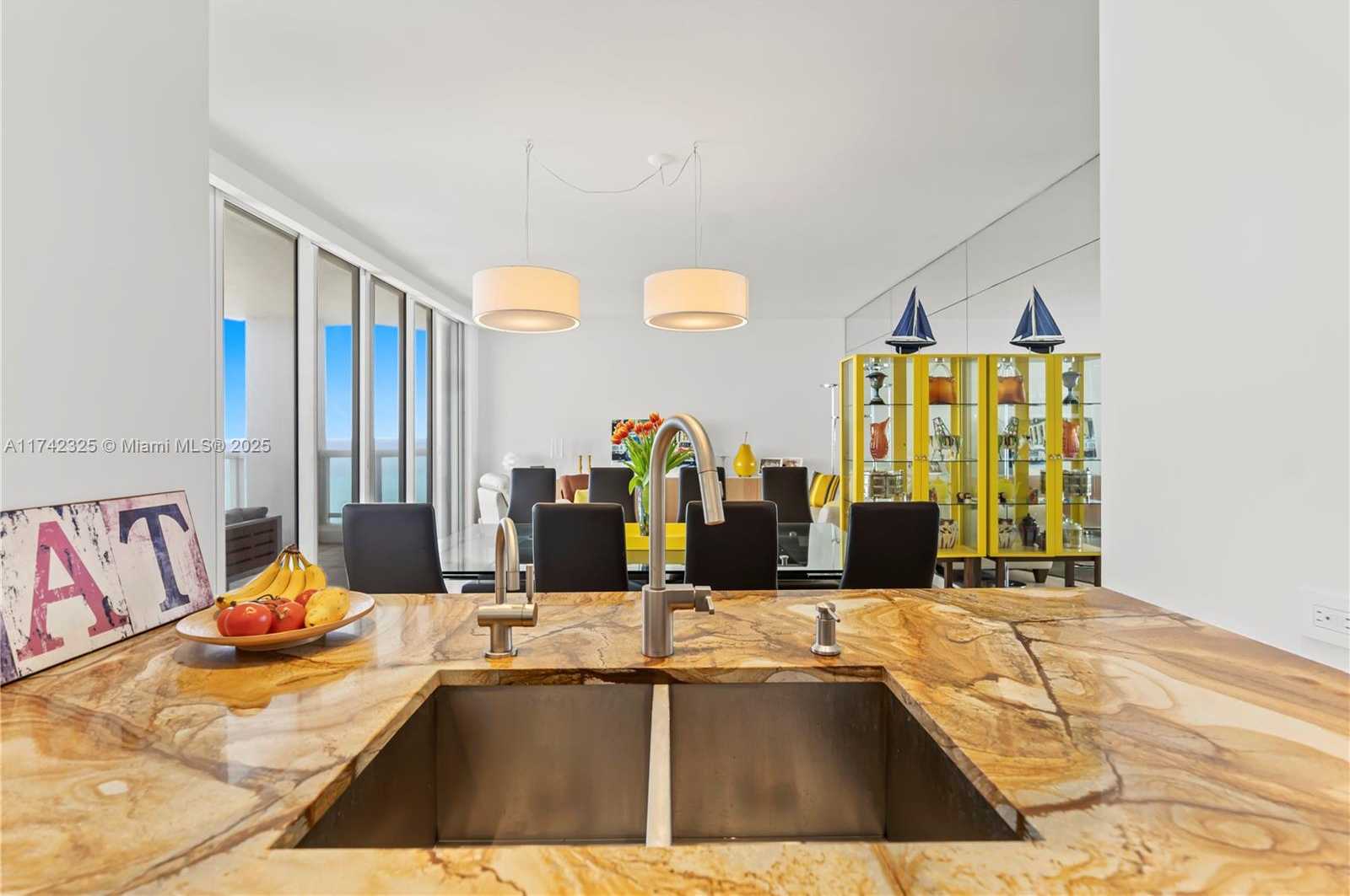 Small Image of 4201 COLLINS AVE #2002, Miami Beach Number 22