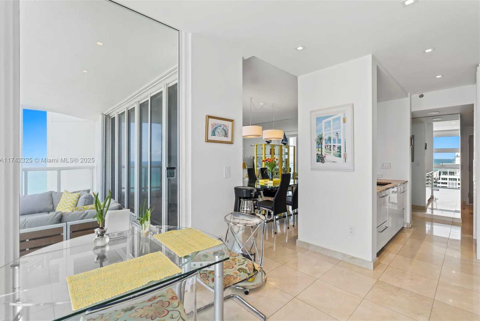 Small Image of 4201 COLLINS AVE #2002, Miami Beach Number 23