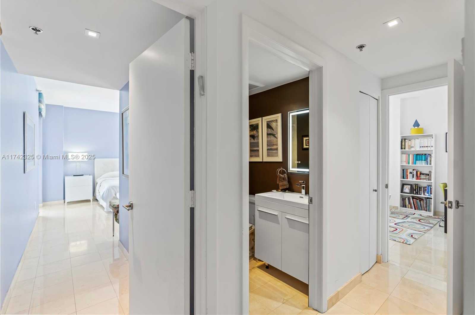 Small Image of 4201 COLLINS AVE #2002, Miami Beach Number 36
