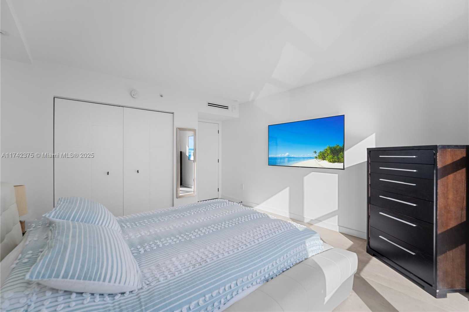 Small Image of 90 ALTON RD #2505, Miami Beach Number 11