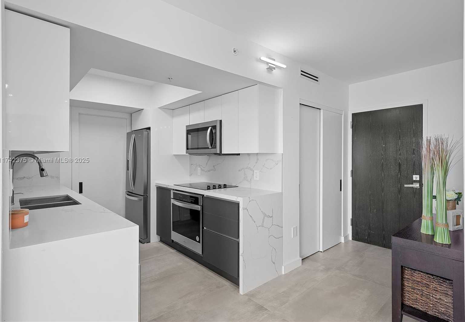 Small Image of 90 ALTON RD #2505, Miami Beach Number 17