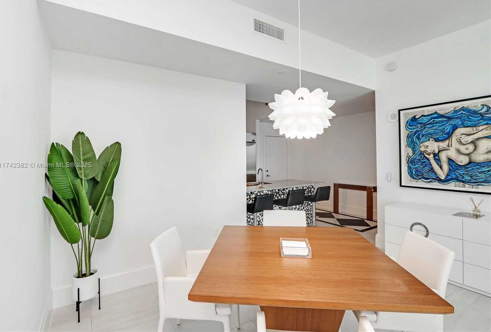 Small Image of 950 BRICKELL BAY DR #4905, Miami Number 10