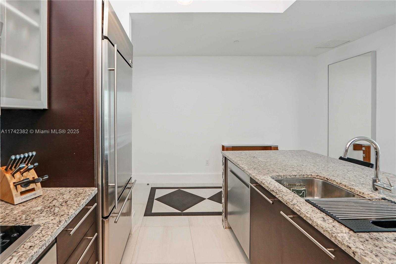 Small Image of 950 BRICKELL BAY DR #4905, Miami Number 13