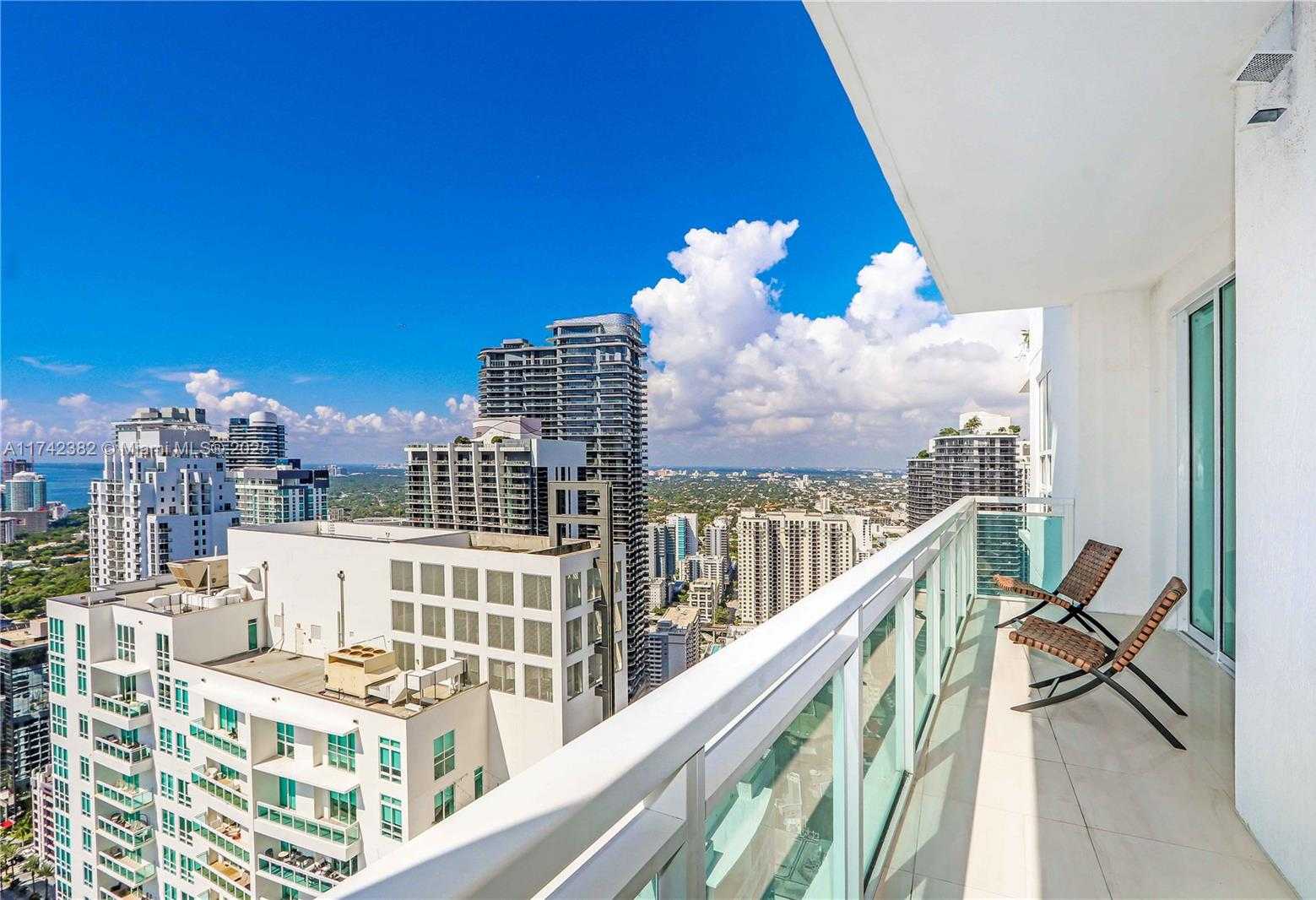 Small Image of 950 BRICKELL BAY DR #4905, Miami Number 2