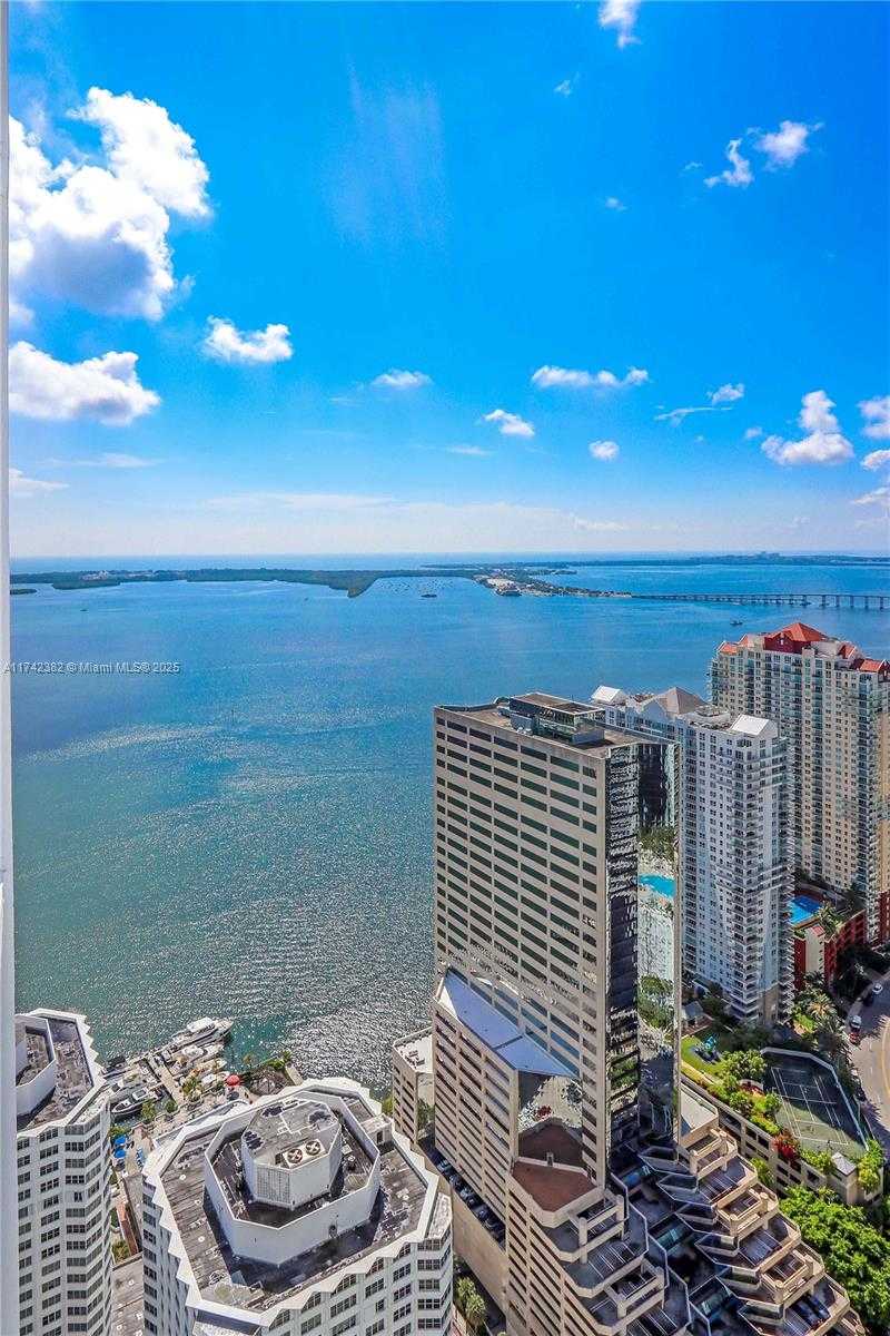 Small Image of 950 BRICKELL BAY DR #4905, Miami Number 3