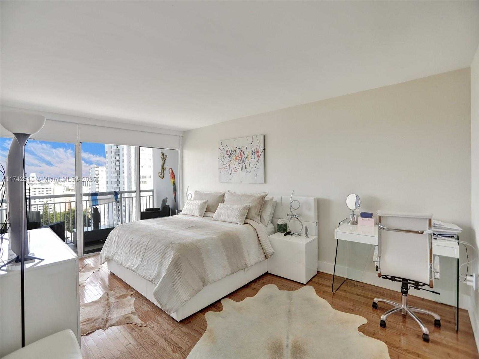 Small Image of 18011 BISCAYNE BLVD #1904, Aventura Number 11