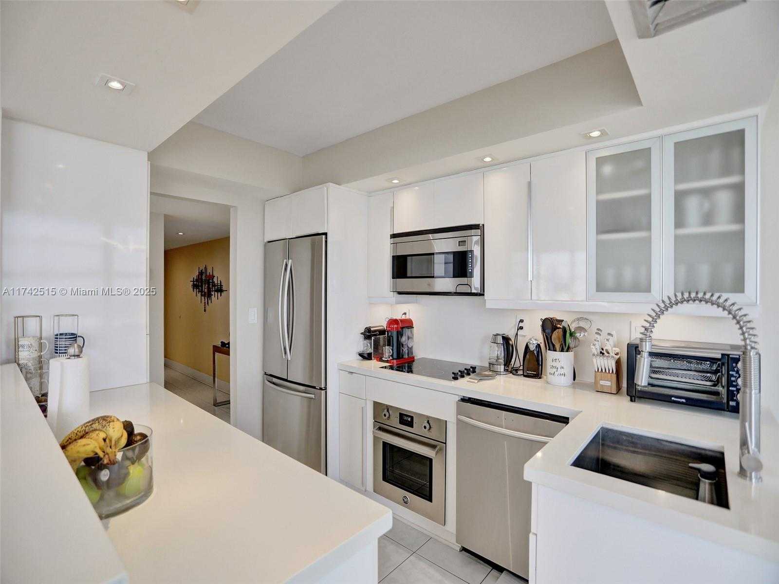 Small Image of 18011 BISCAYNE BLVD #1904, Aventura Number 2