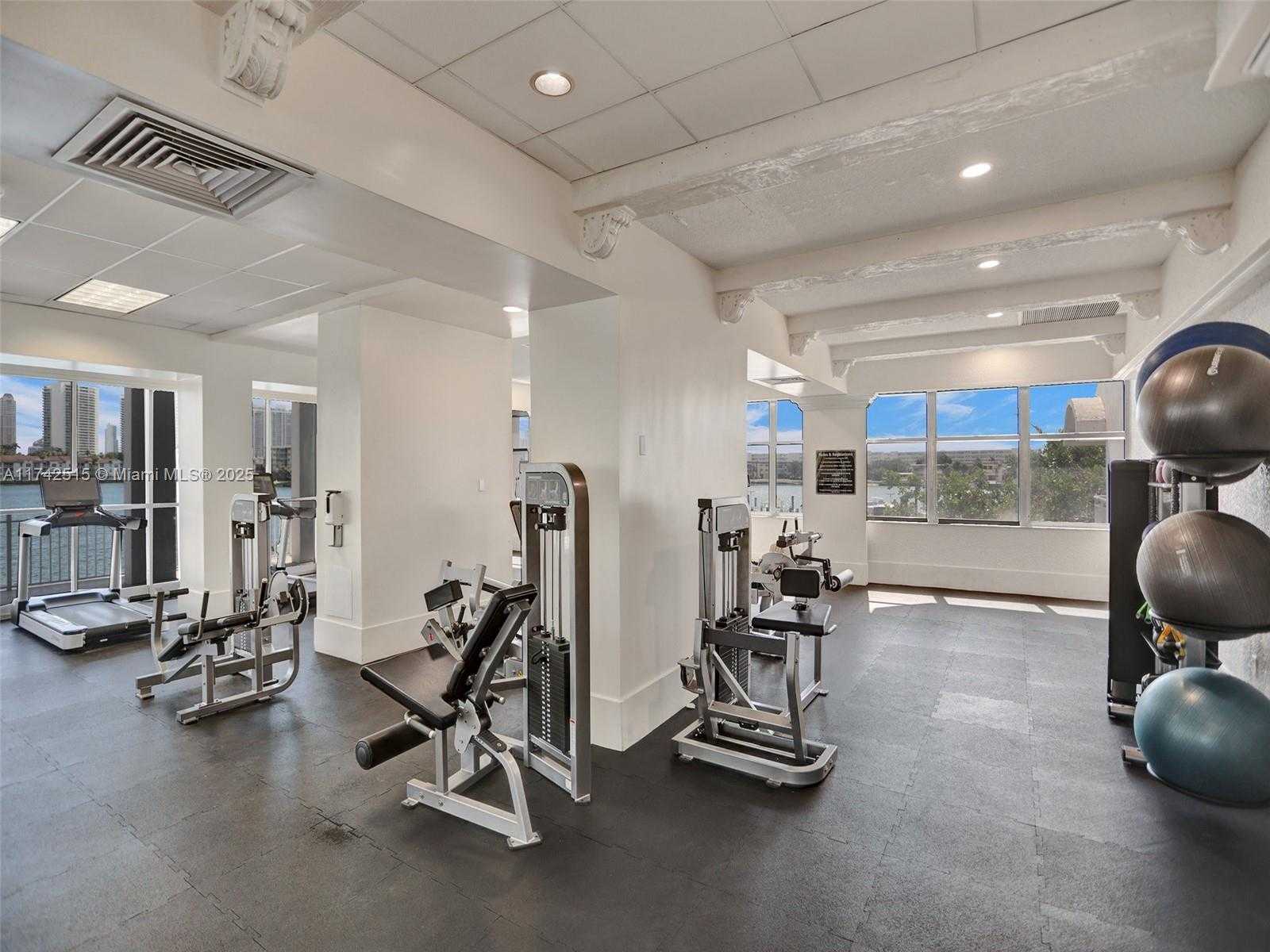 Small Image of 18011 BISCAYNE BLVD #1904, Aventura Number 34