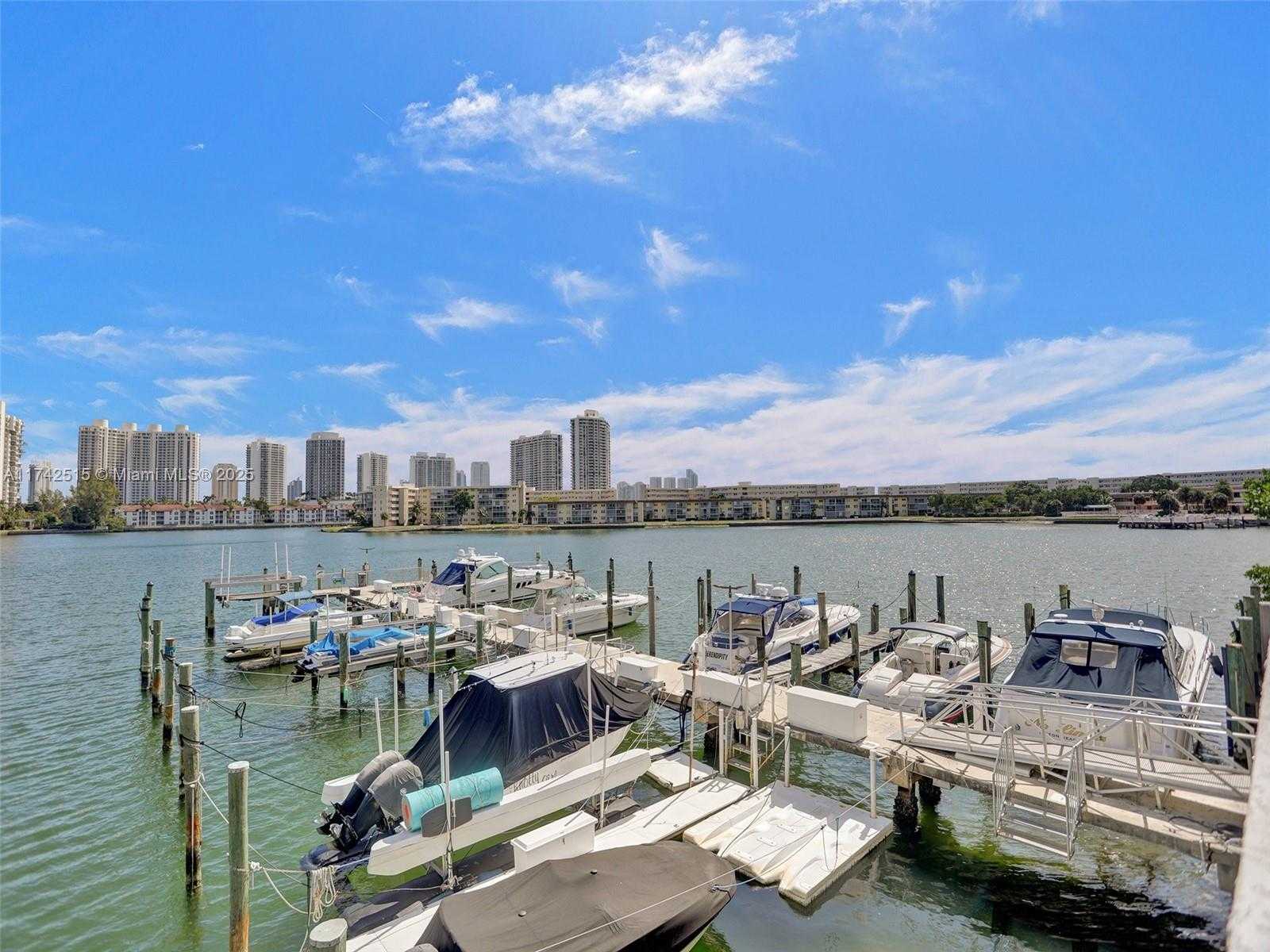 Small Image of 18011 BISCAYNE BLVD #1904, Aventura Number 44