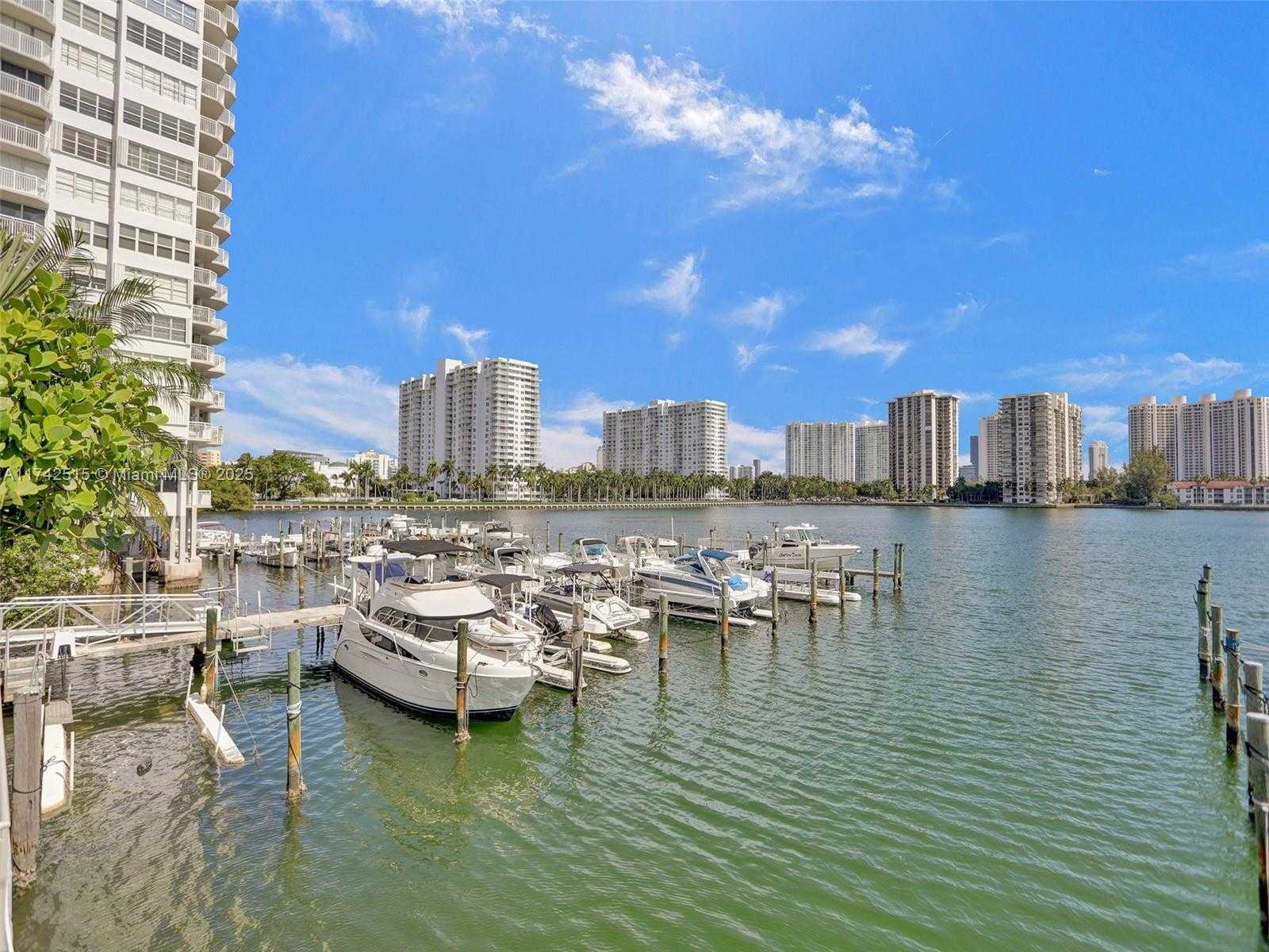 Small Image of 18011 BISCAYNE BLVD #1904, Aventura Number 45