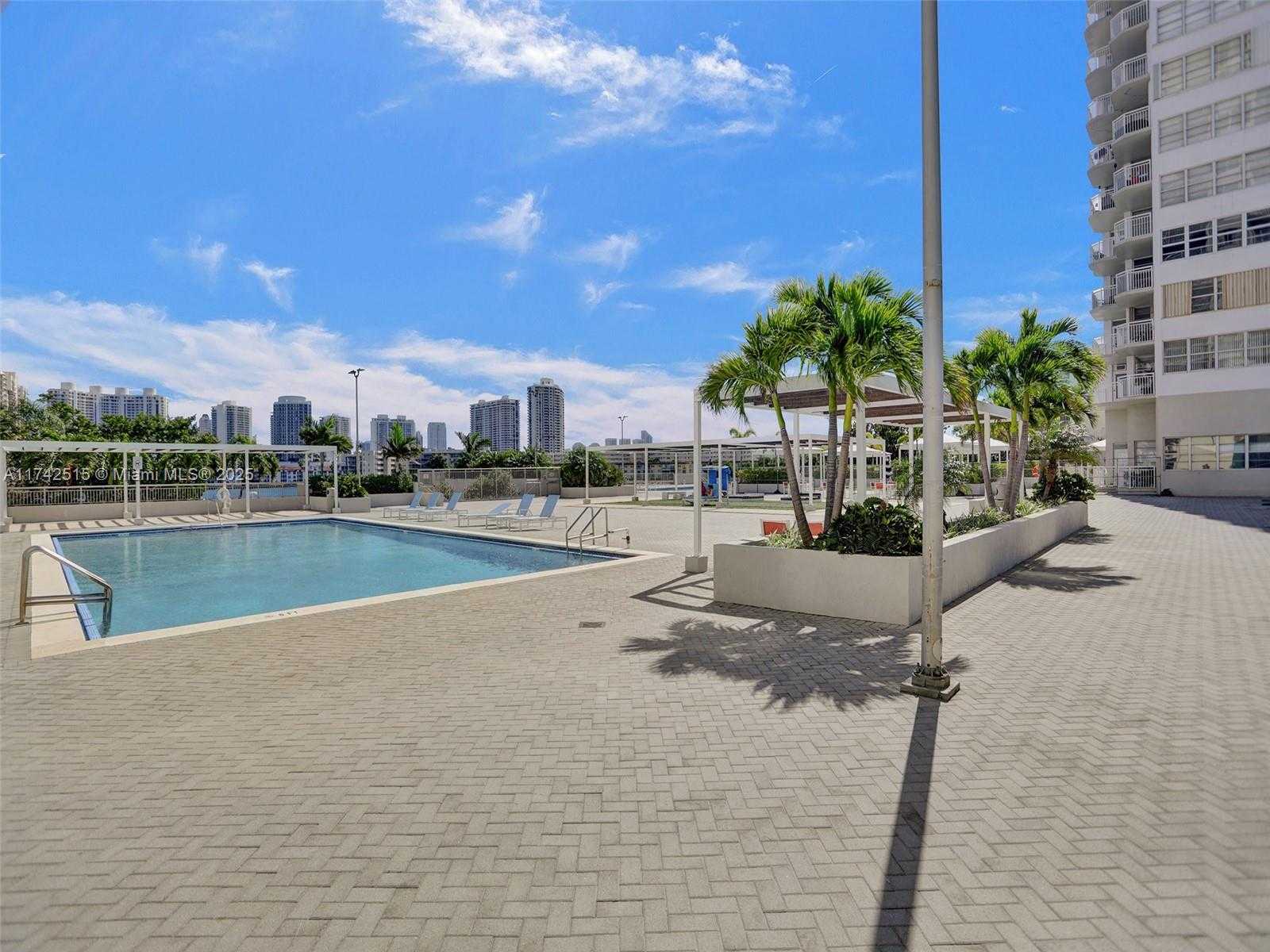 Small Image of 18011 BISCAYNE BLVD #1904, Aventura Number 47