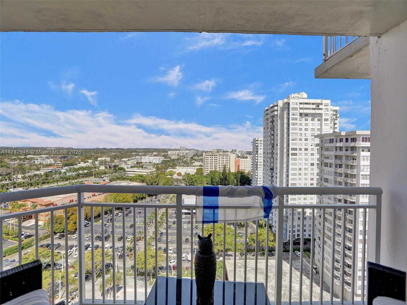 Small Image of 18011 BISCAYNE BLVD #1904, Aventura Number 59