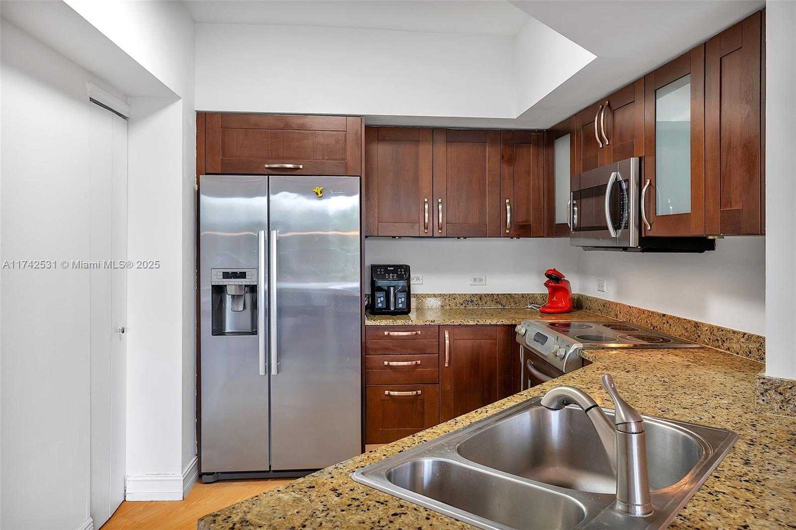 Small Image of 19900 EAST COUNTRY CLUB DR #716, Aventura Number 7