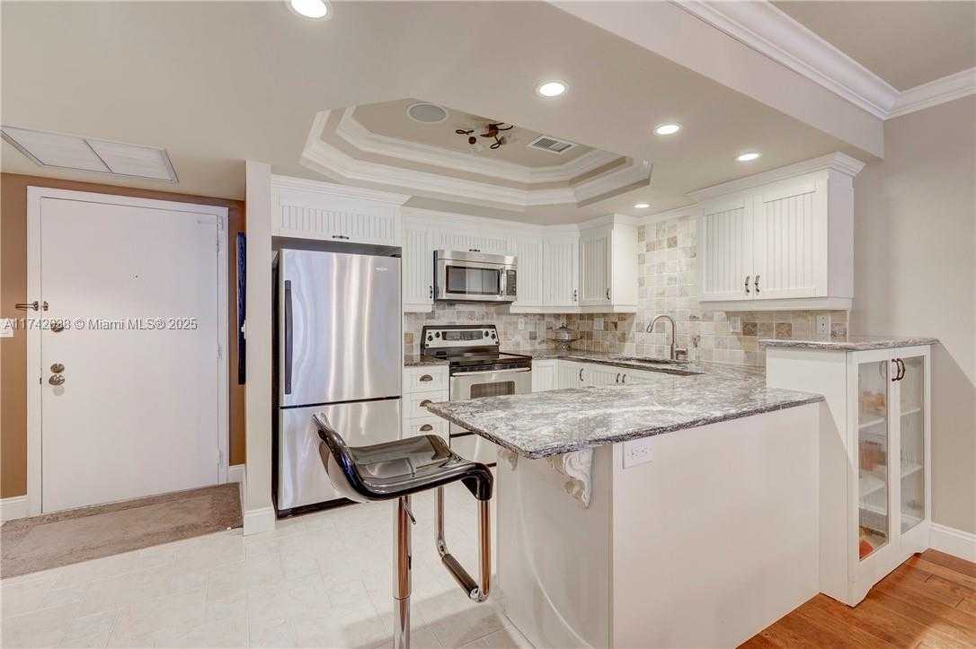 Small Image of 600 THREE ISLANDS BLVD #116, Hallandale Beach Number 3