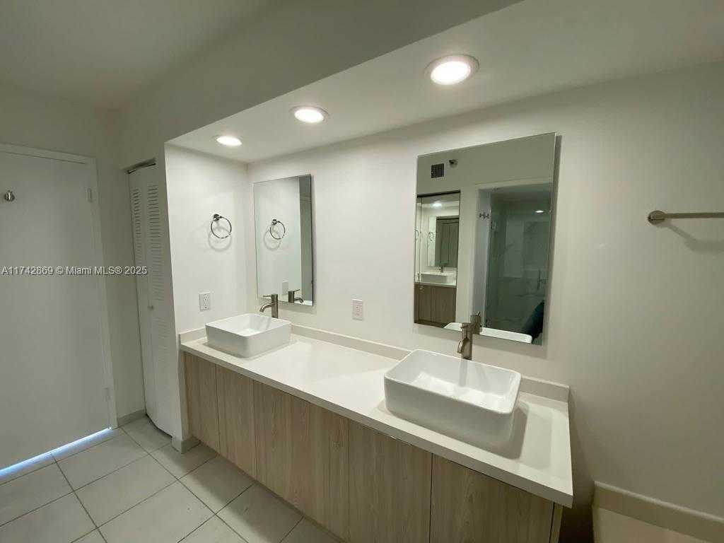 Small Image of 19101 NORTH EAST 36TH CT #304, Aventura Number 14