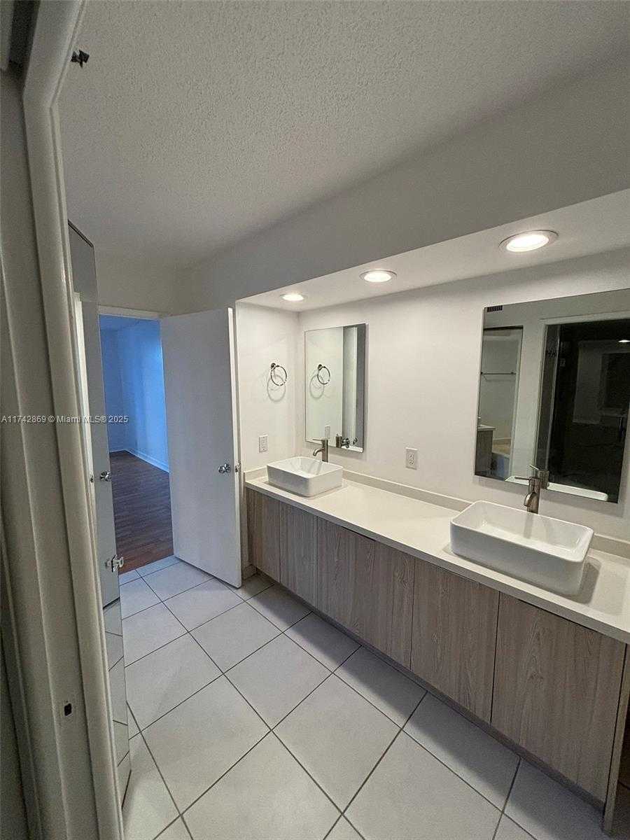 Small Image of 19101 NORTH EAST 36TH CT #304, Aventura Number 15