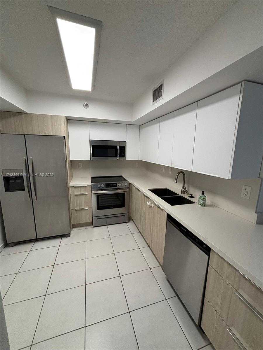 Small Image of 19101 NORTH EAST 36TH CT #304, Aventura Number 2