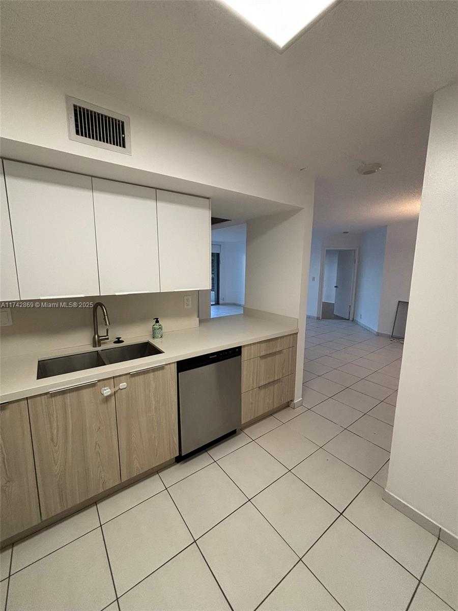 Small Image of 19101 NORTH EAST 36TH CT #304, Aventura Number 3
