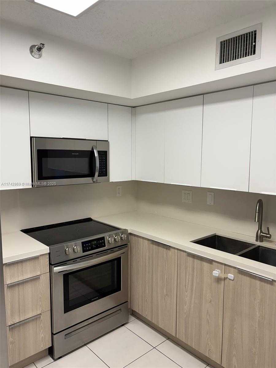 Small Image of 19101 NORTH EAST 36TH CT #304, Aventura Number 4
