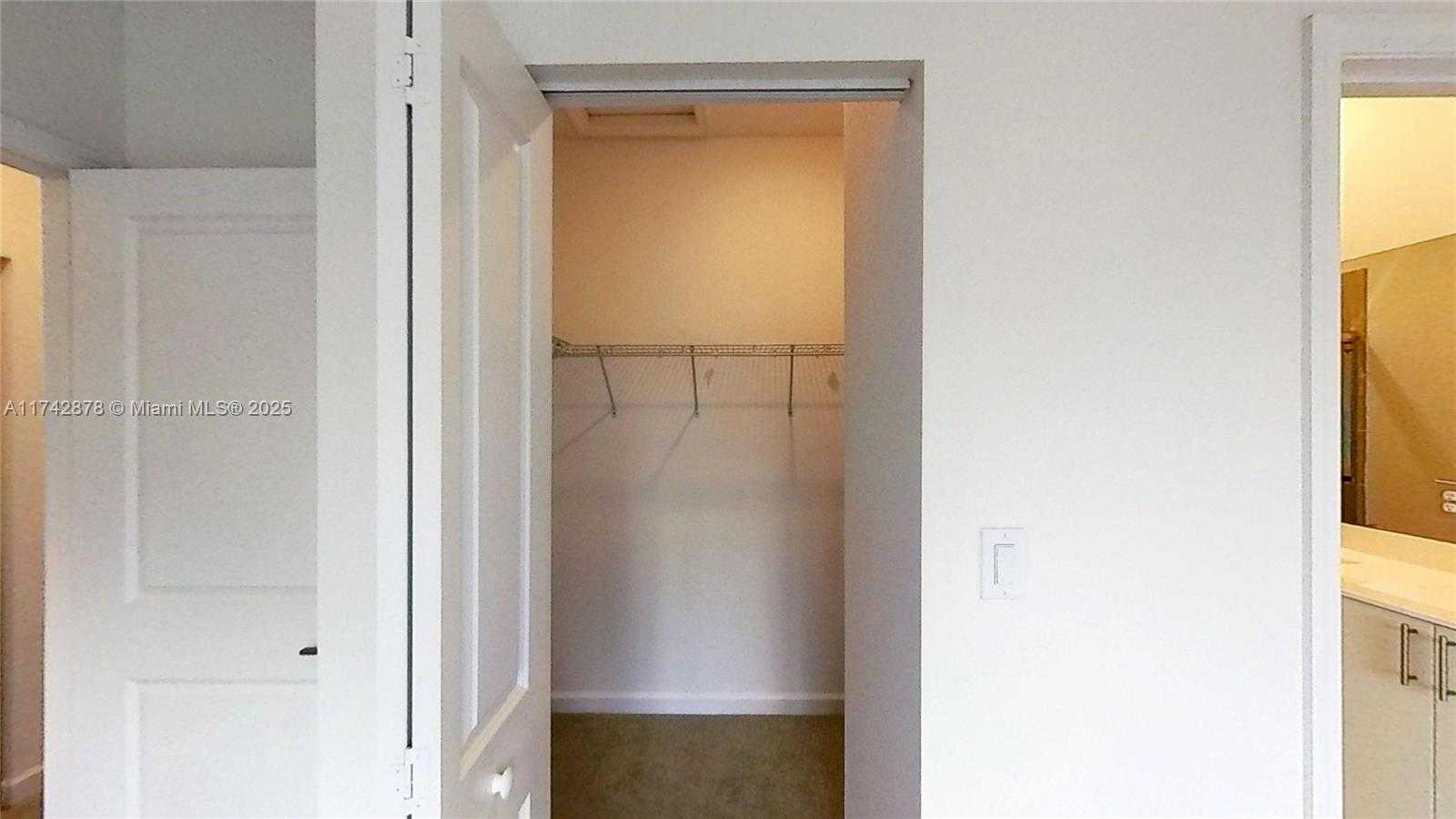 Small Image of 631 SOUTH EAST 13TH ST CIR, Homestead Number 15