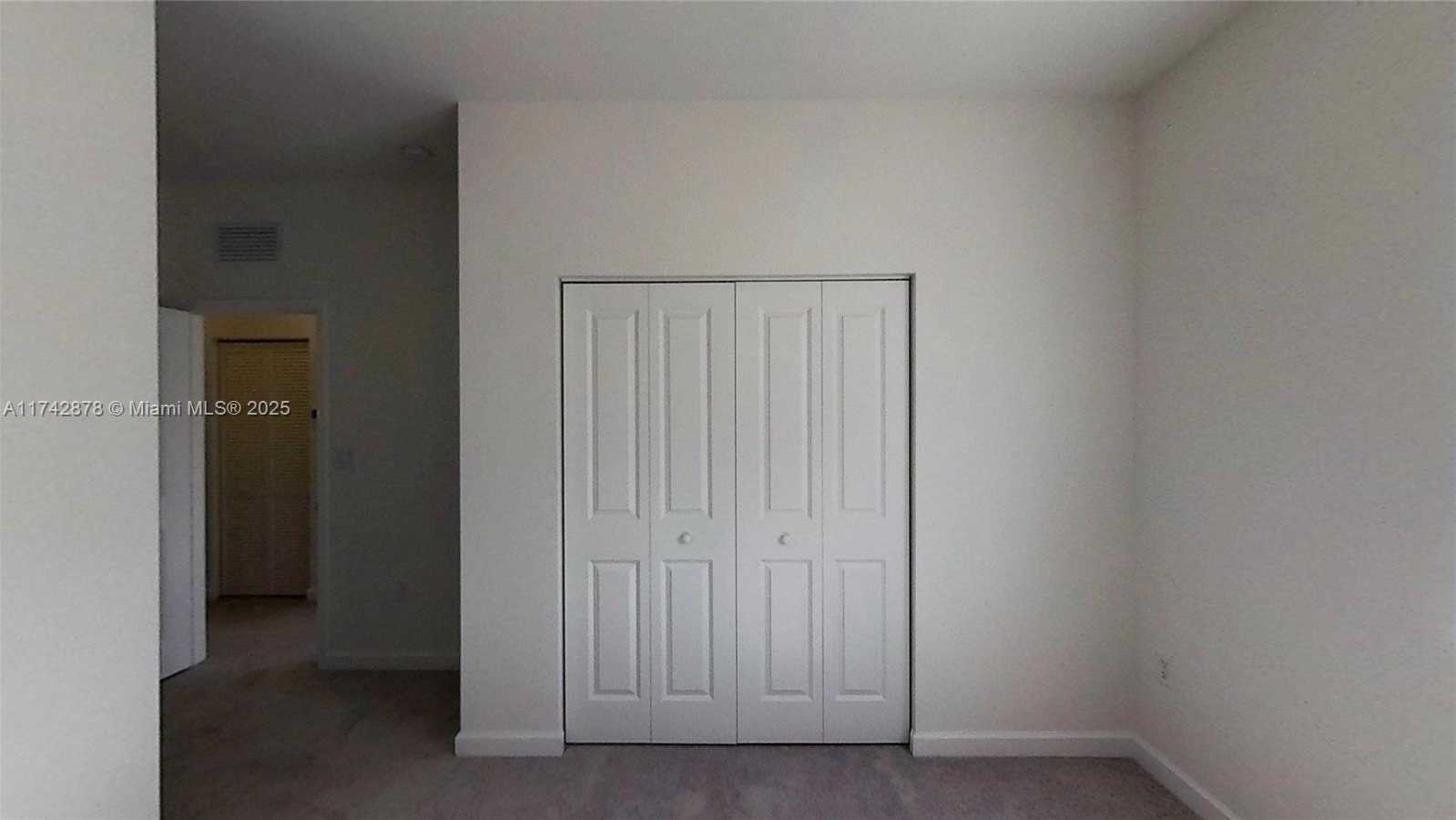 Small Image of 631 SOUTH EAST 13TH ST CIR, Homestead Number 17
