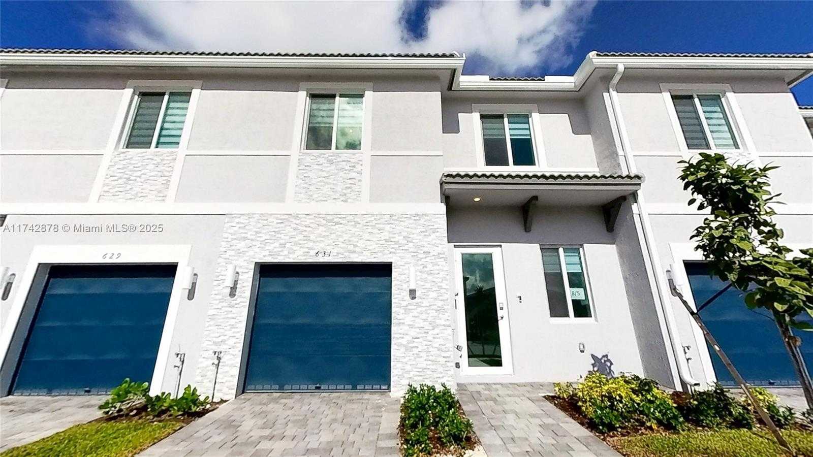 Small Image of 631 SOUTH EAST 13TH ST CIR, Homestead Number 2
