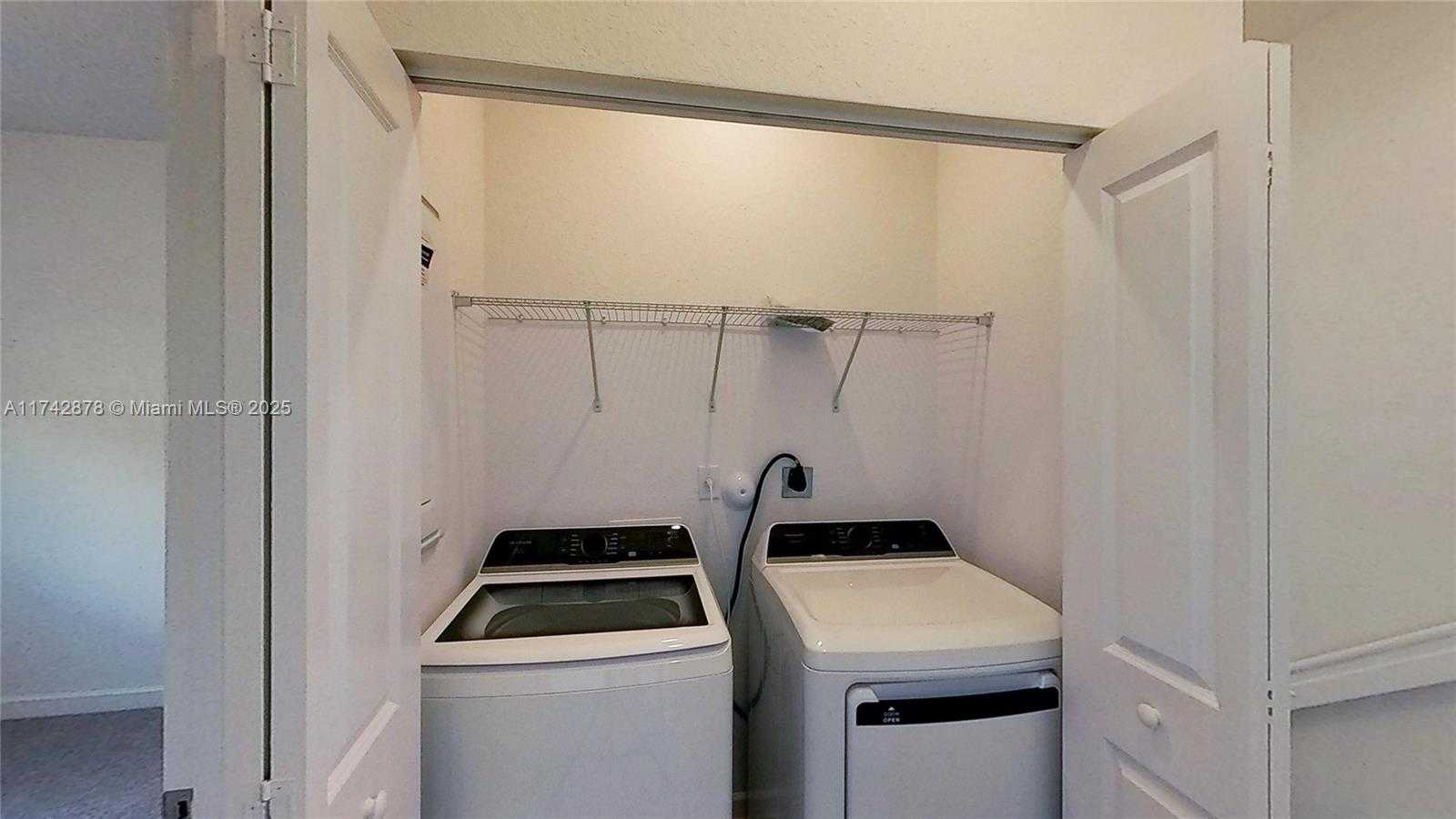 Small Image of 631 SOUTH EAST 13TH ST CIR, Homestead Number 22