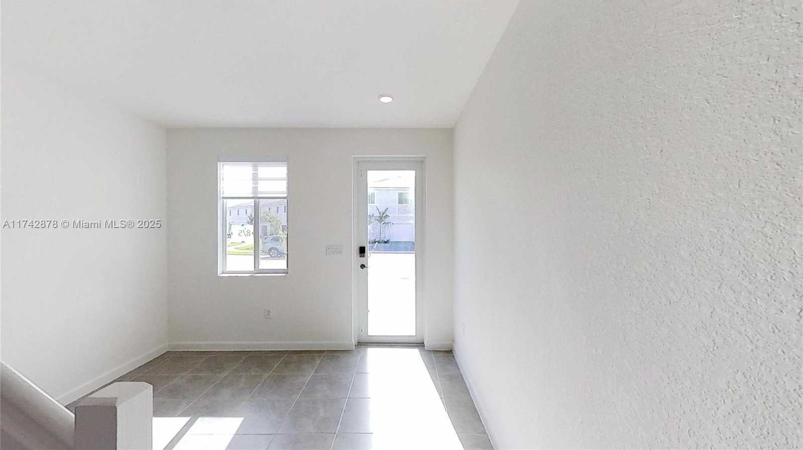 Small Image of 631 SOUTH EAST 13TH ST CIR, Homestead Number 27