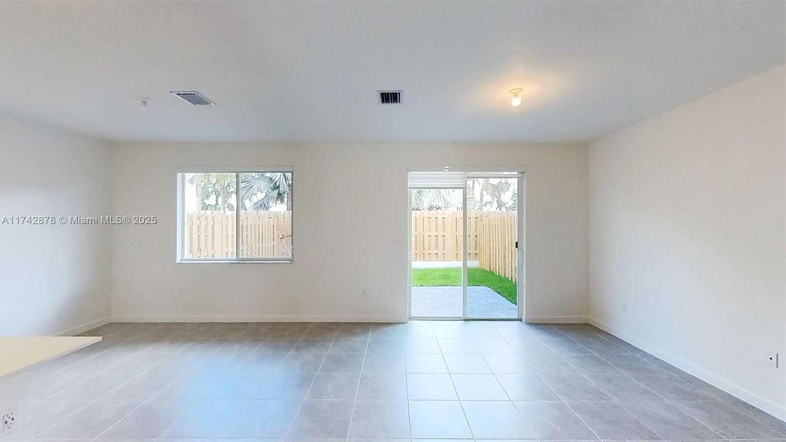 Small Image of 631 SOUTH EAST 13TH ST CIR, Homestead Number 6