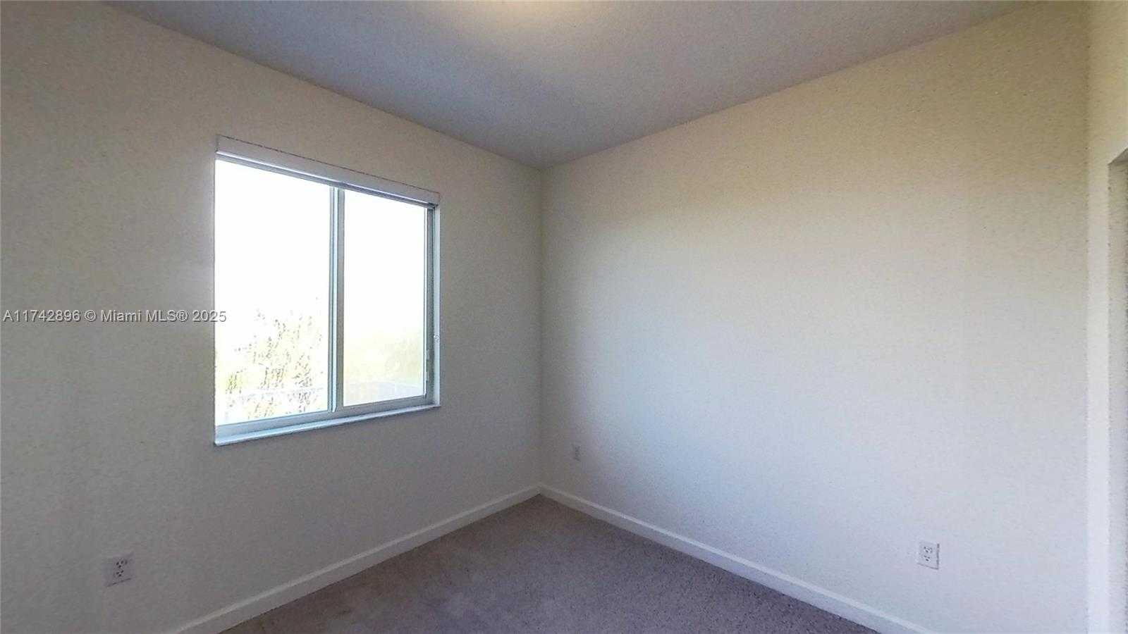 Small Image of 659 SOUTH EAST 13TH ST CIR, Homestead Number 12
