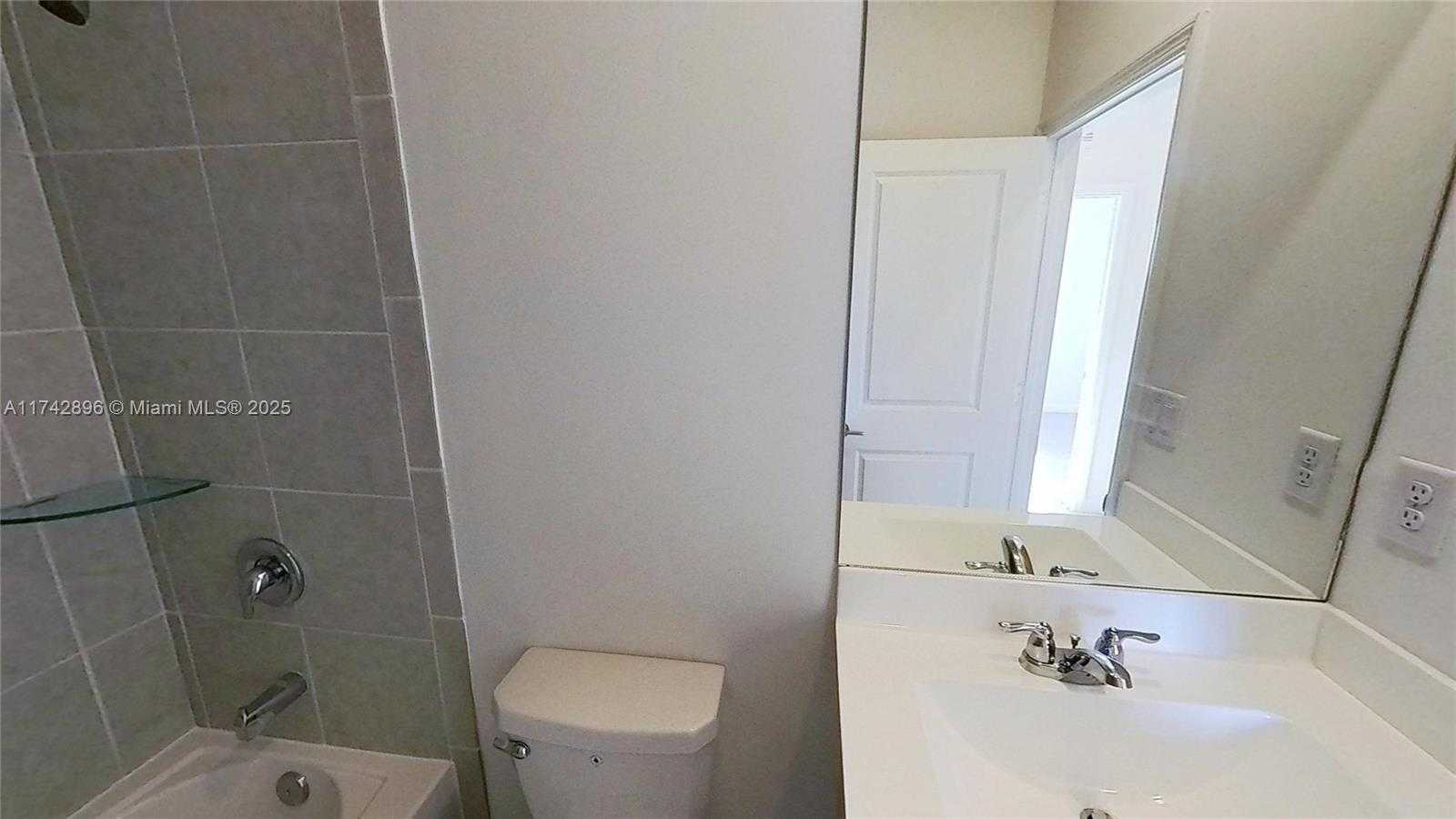 Small Image of 659 SOUTH EAST 13TH ST CIR, Homestead Number 16