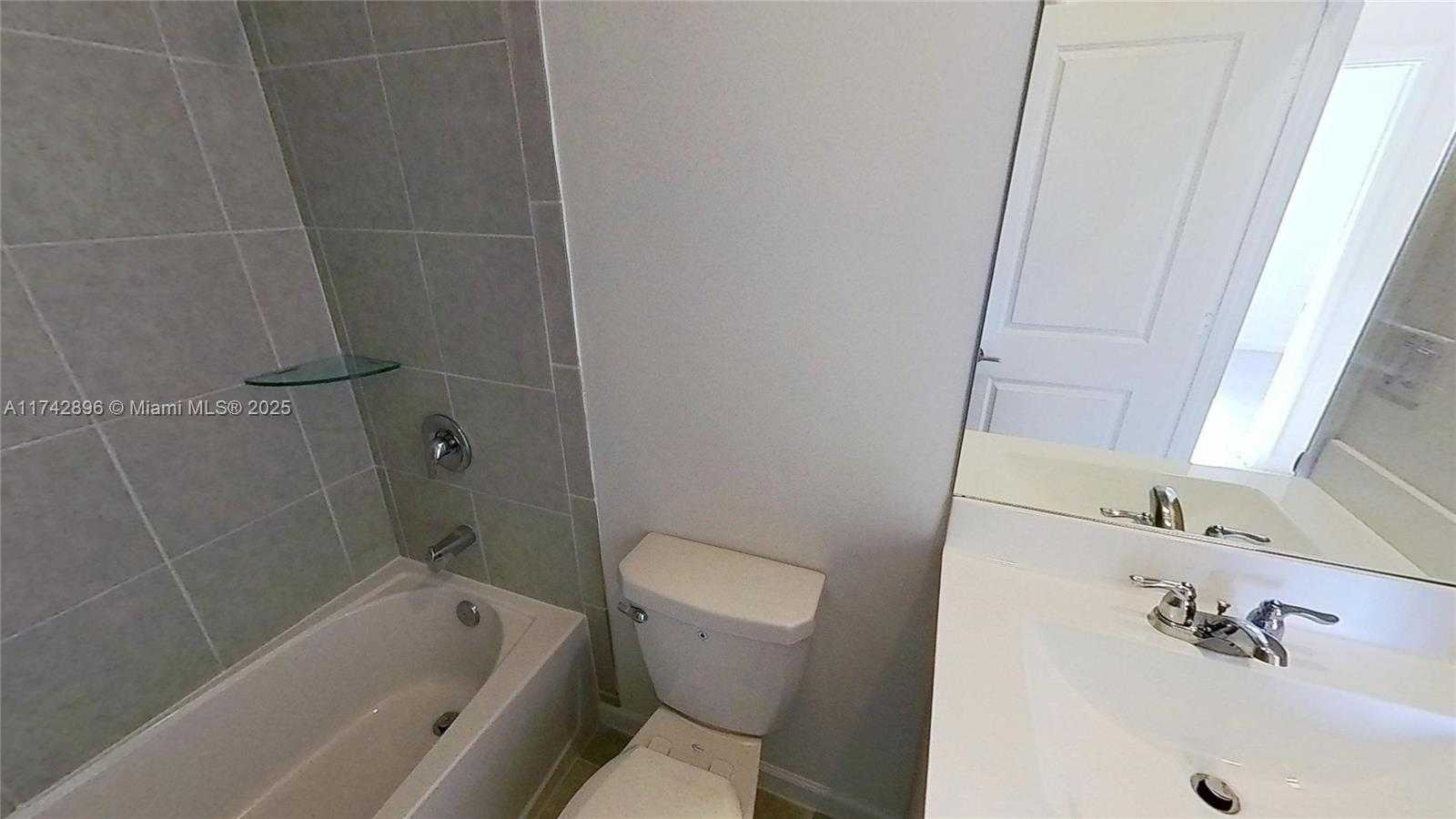 Small Image of 659 SOUTH EAST 13TH ST CIR, Homestead Number 17