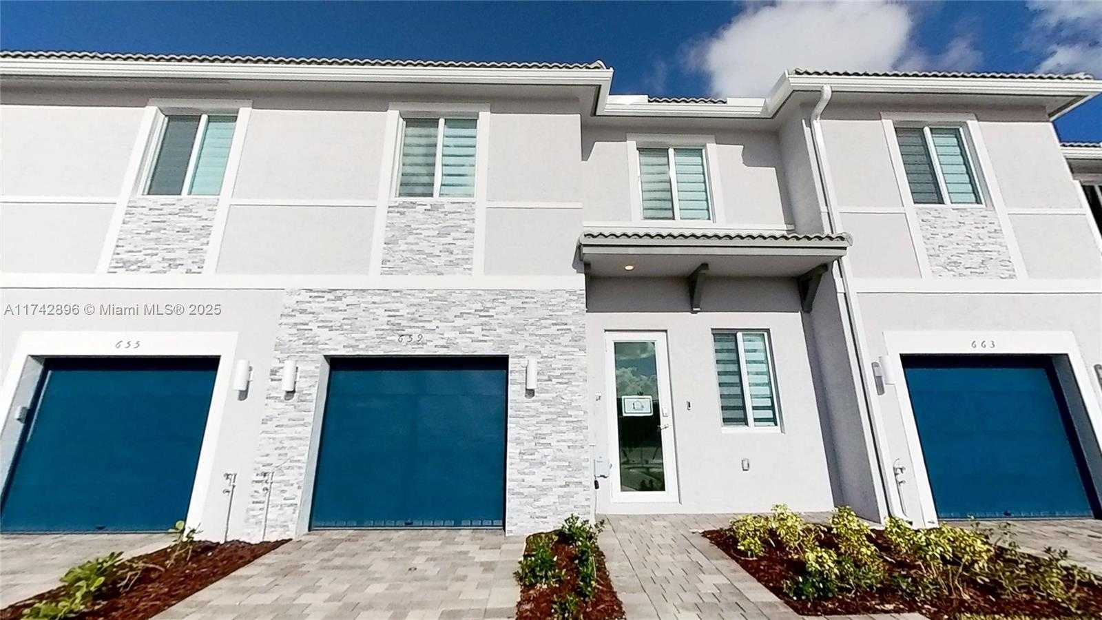 Small Image of 659 SOUTH EAST 13TH ST CIR, Homestead Number 2