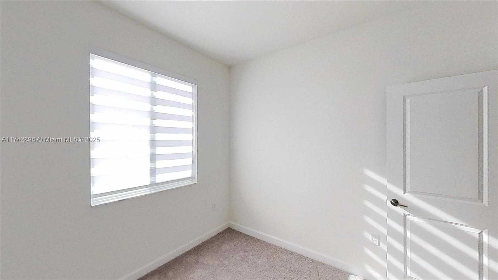 Small Image of 659 SOUTH EAST 13TH ST CIR, Homestead Number 23