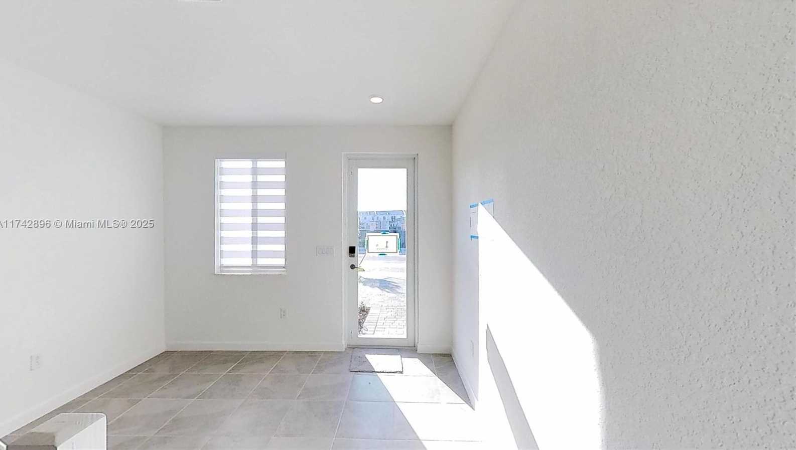 Small Image of 659 SOUTH EAST 13TH ST CIR, Homestead Number 25