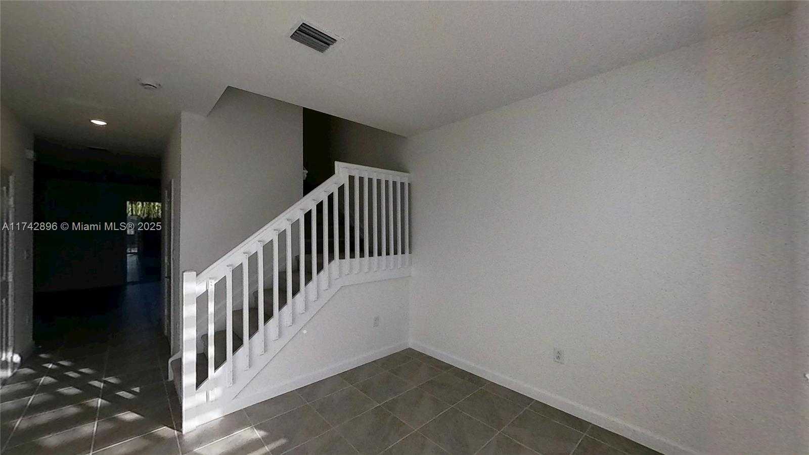 Small Image of 659 SOUTH EAST 13TH ST CIR, Homestead Number 26