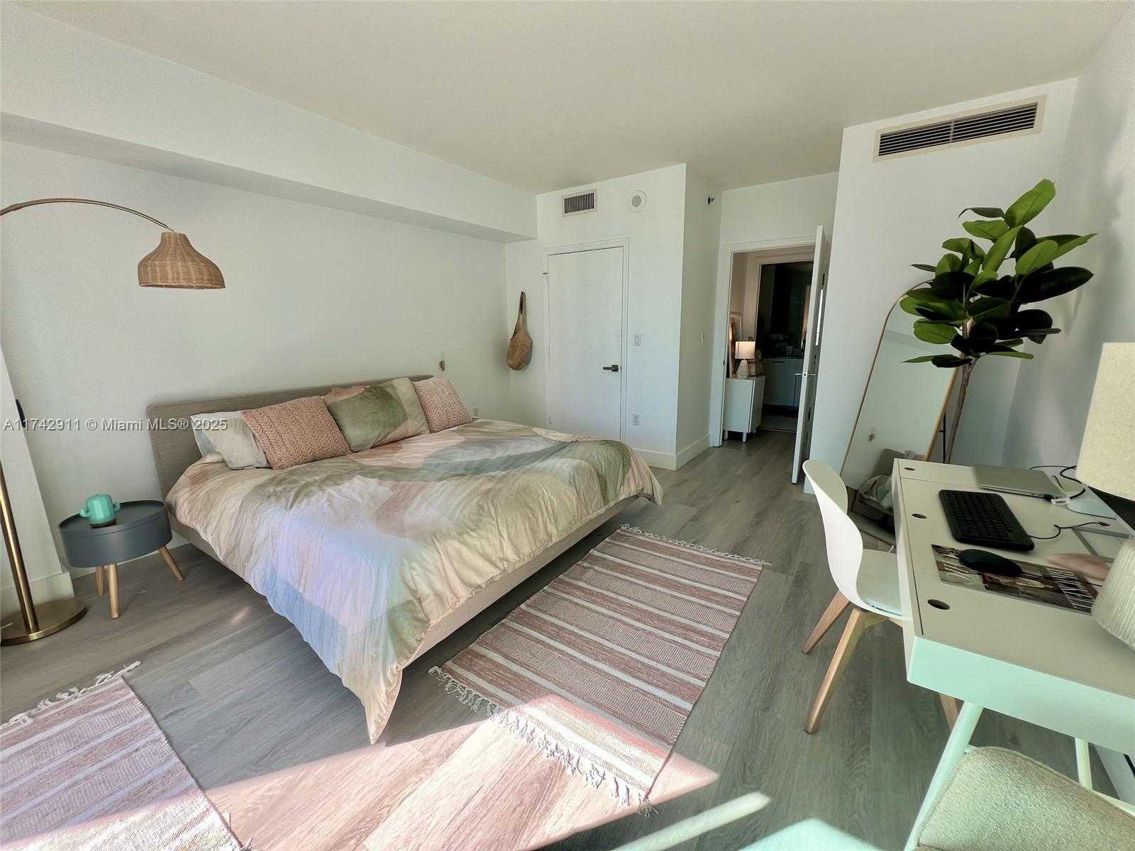 Small Image of 55 SOUTH EAST 6TH ST #2608, Miami Number 17